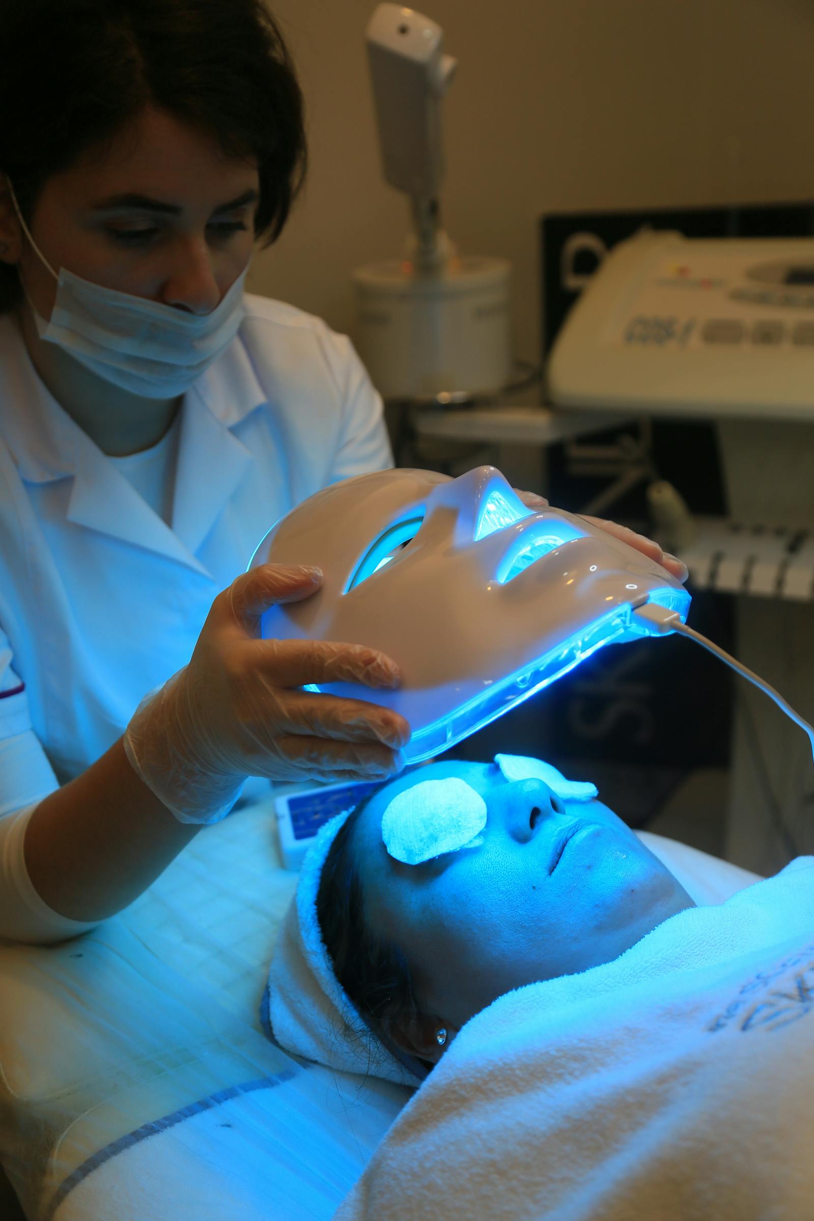 Séance de luminothérapie LED faciale en cabine